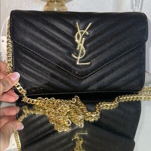 Black Quilted Chain Crossbody Purse 🖤❤️